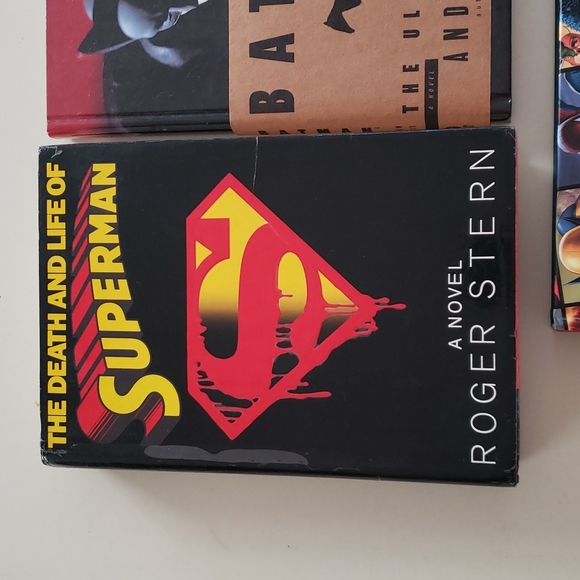 x3 Marvel Books Obsessed with Marvel 2500 Questions Batman Superman Book - Picture 3 of 12